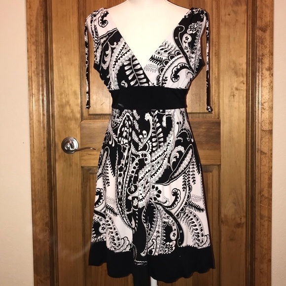 SPEECHLESS BLACK AND WHITE DRESS SIZE SMALL - Picture 1 of 7